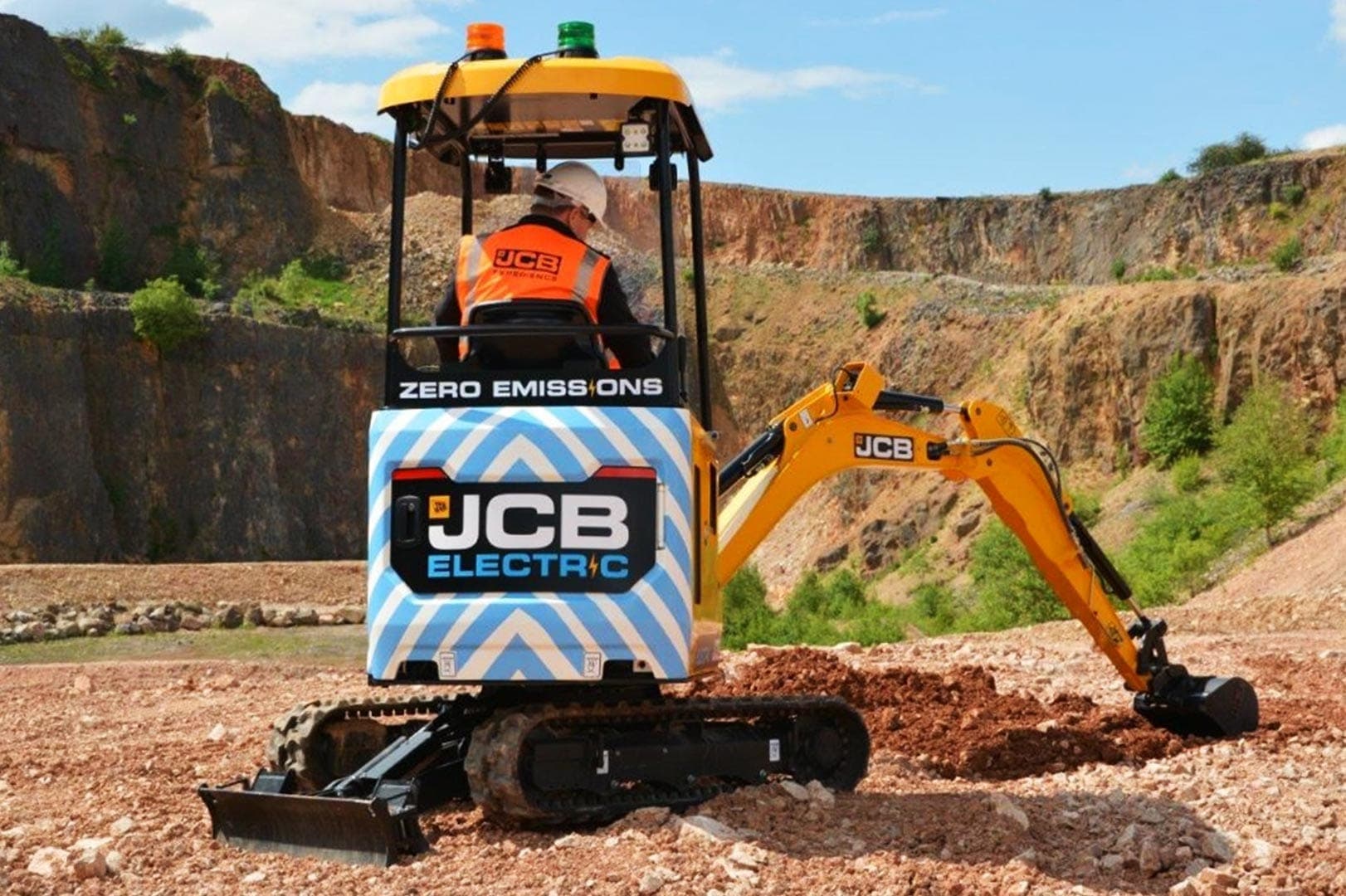 JCB 19CElectrique + Charge rapide prête à travailler en 2 heures